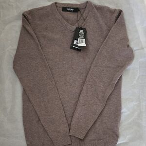 Men’s V-Neck Knit Sweater in Taupe